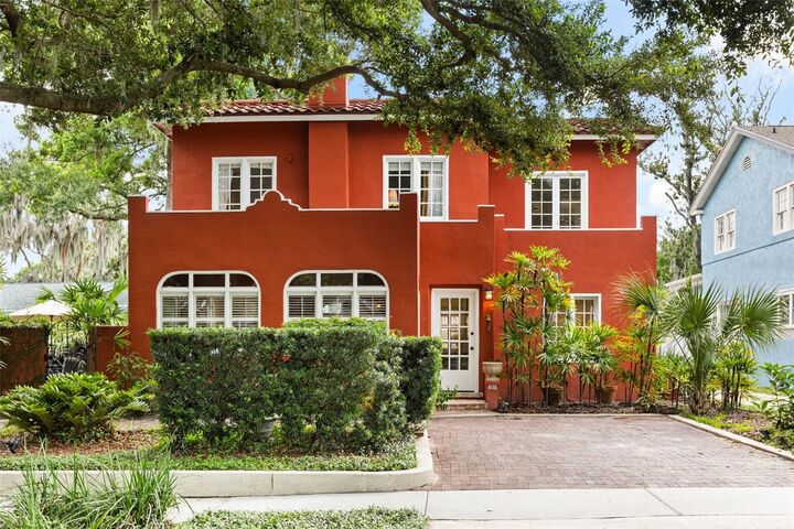 Property Photo:  318 Vitoria Avenue  FL 32789 