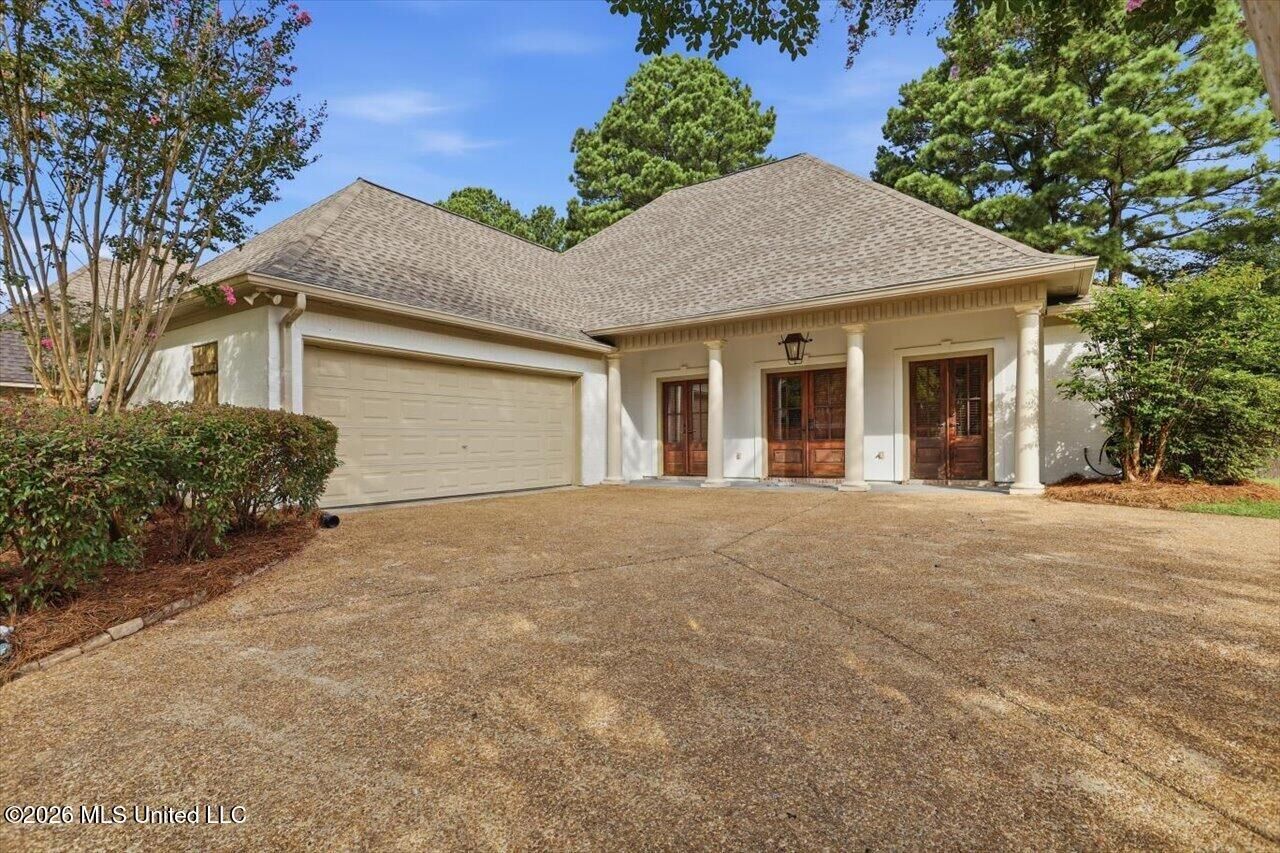 Property Photo:  154 Seville Way  MS 39110 
