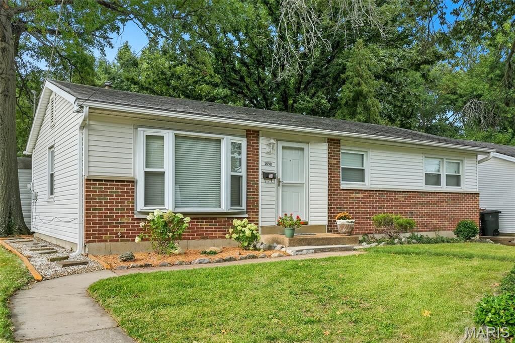 Property Photo: 1090 Saint Joseph Street MO 63031
