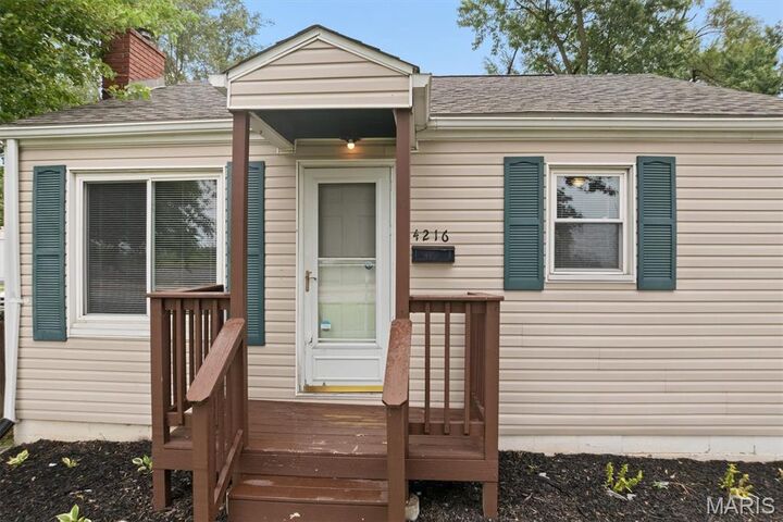 Property Photo:  4216 Nameoki Road  IL 62040 