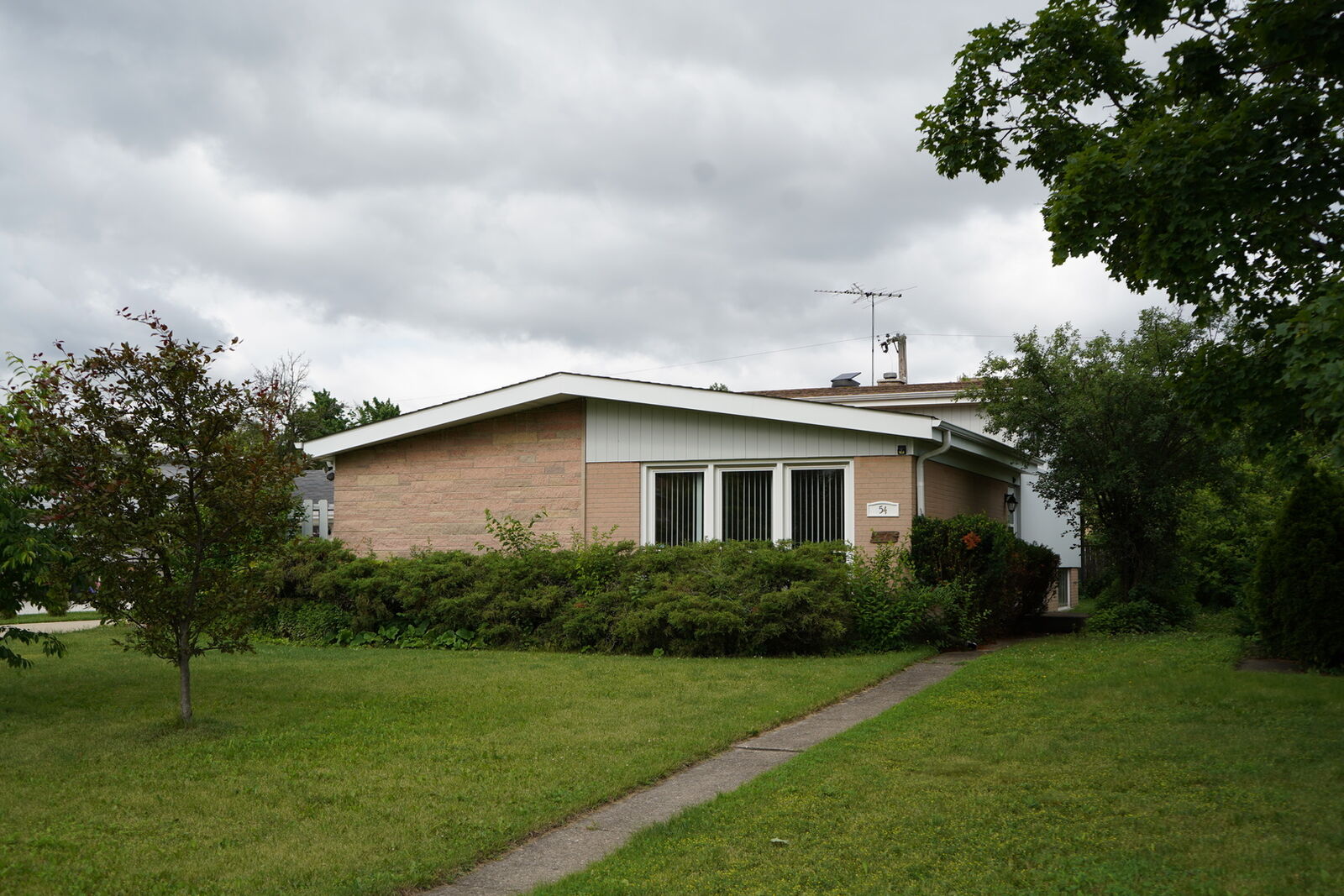 Property Photo: 54 Fernwood Drive IL 60025