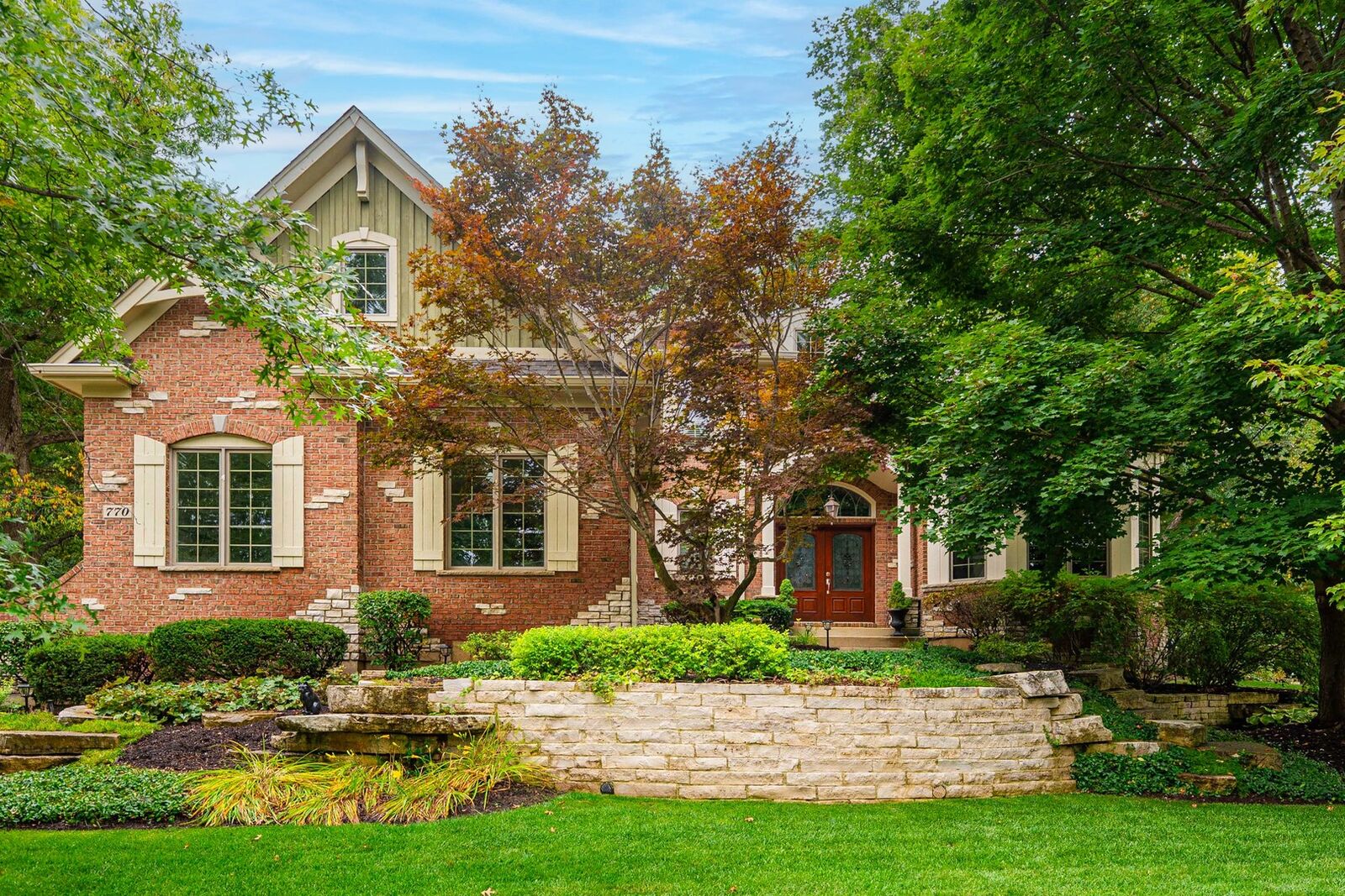 Property Photo:  770 Reserve Court  IL 60177 