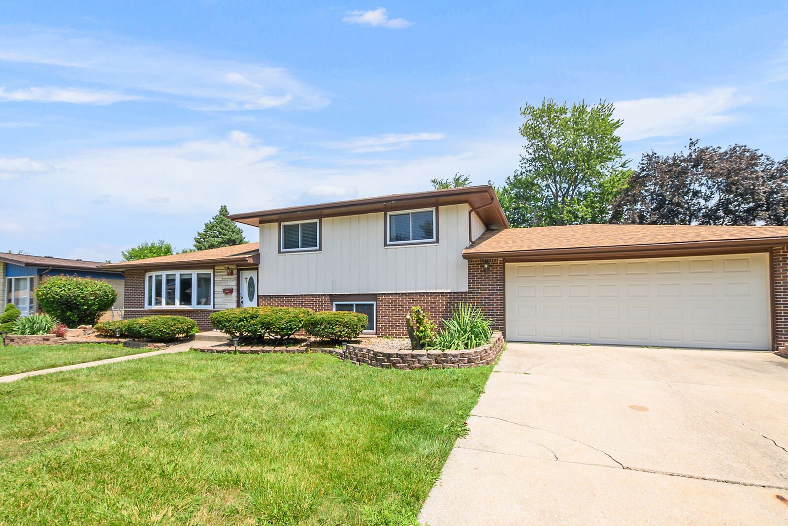 Property Photo:  15655 Avalon Avenue  IL 60473 