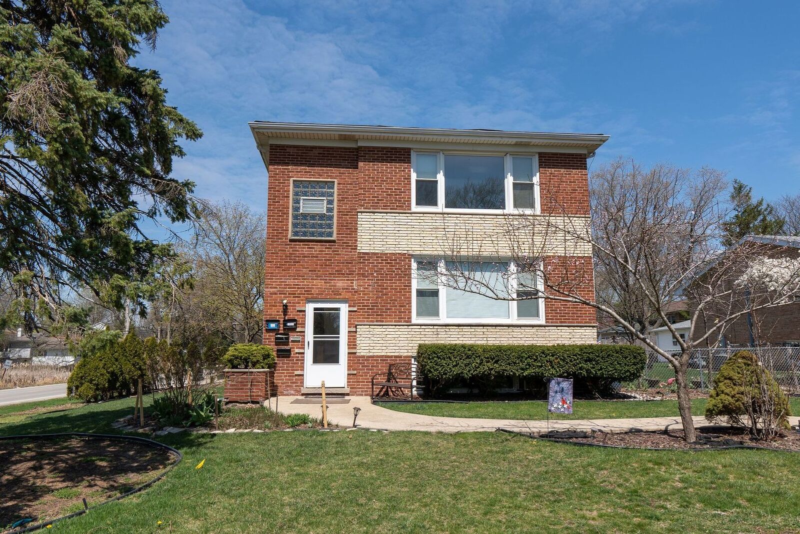 Property Photo:  16W780 57th Street 1  IL 60514 