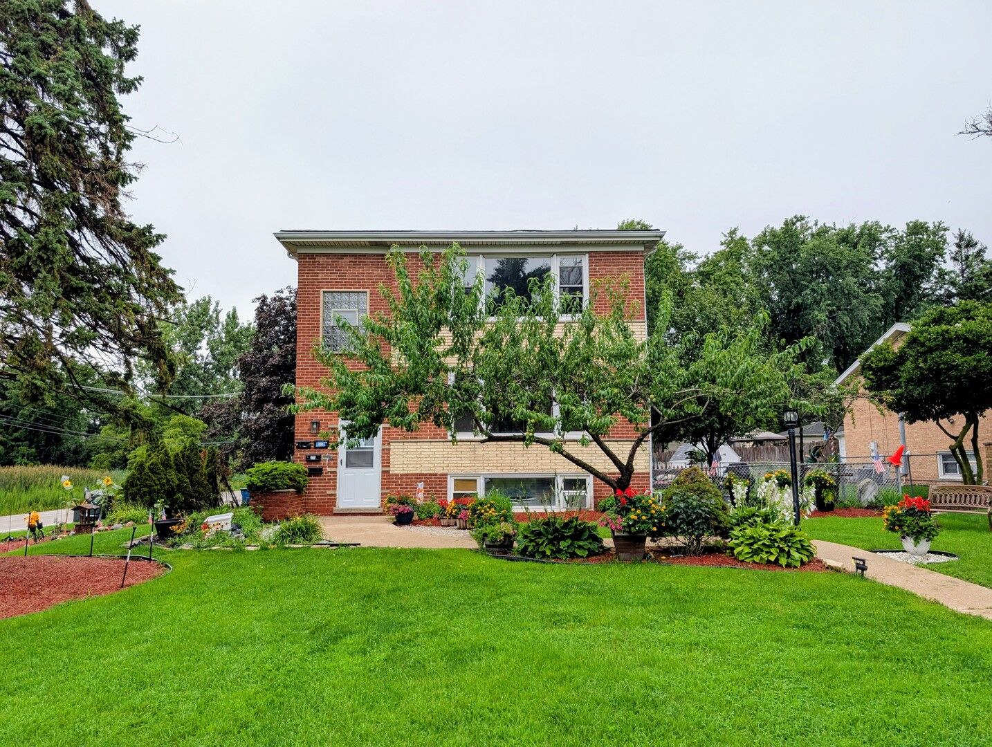 Property Photo:  16W780 57th Street 1  IL 60514 
