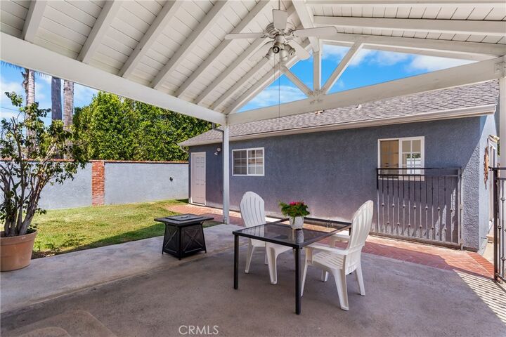 Property Photo:  9612 La Reina  CA 90240 