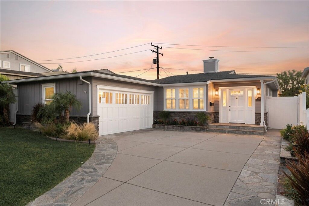 Property Photo:  1401 Chestnut  CA 90266 