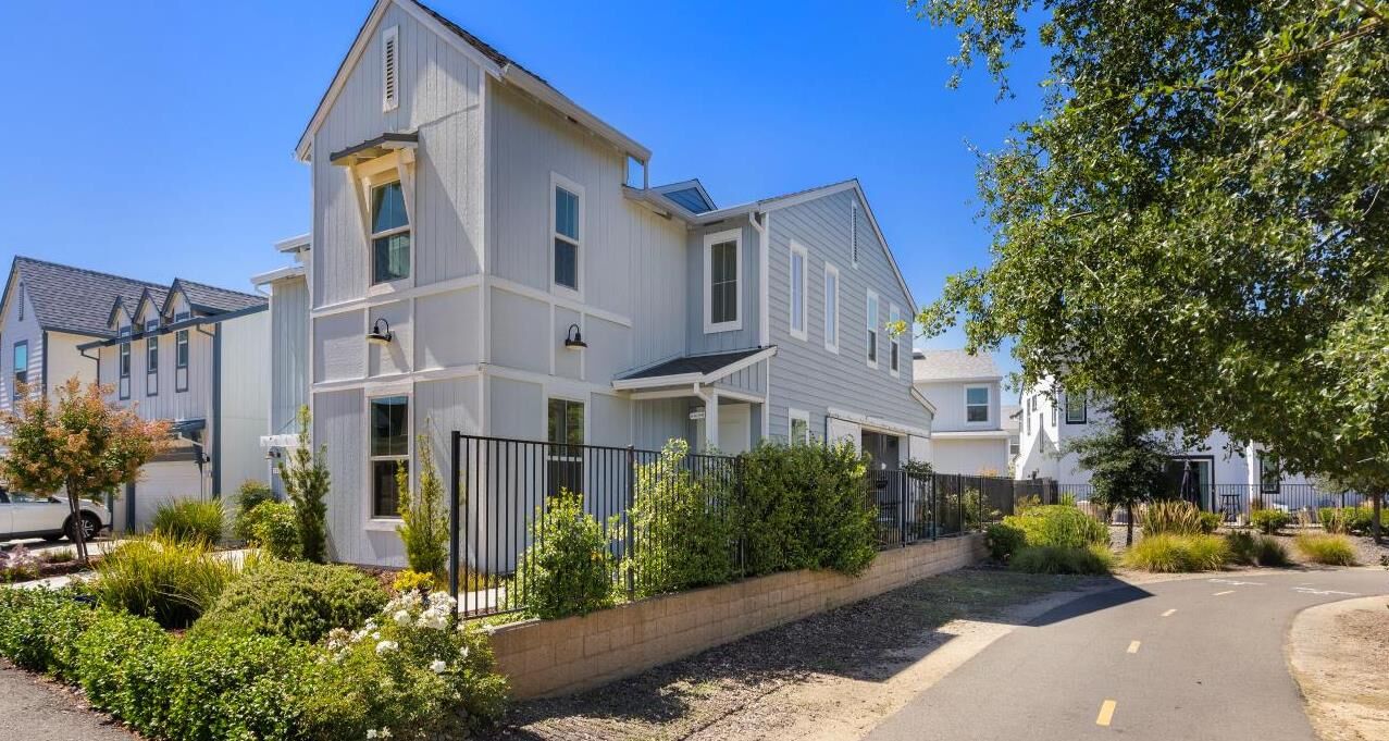 Property Photo: 700 Silo Street CA 95630