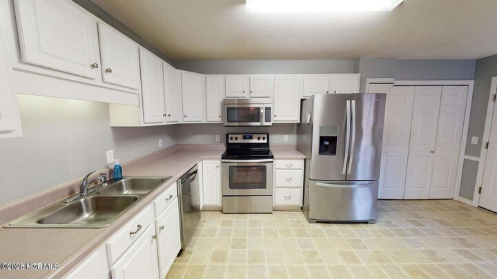 Property Photo: 4 Sandhills Place NC 28374