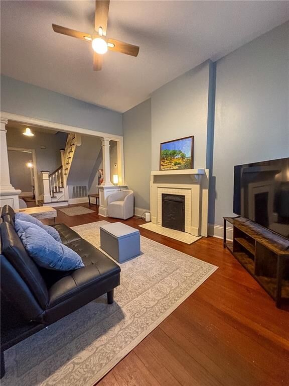 Property Photo: 7816 S Claiborne Avenue LA 70125