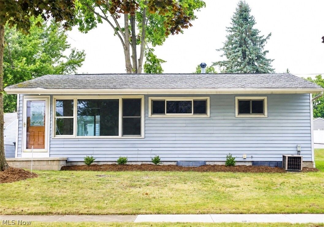 Property Photo:  1093 Sutherland Avenue  OH 44314 