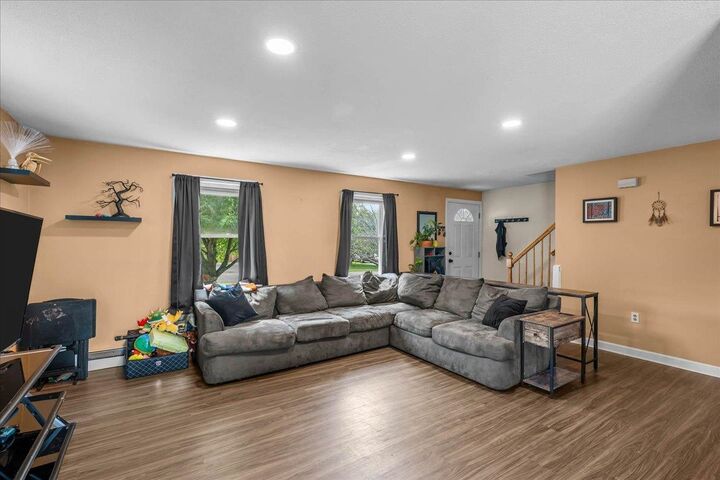 Property Photo: 6R Tiger Tail Circle NH 03038