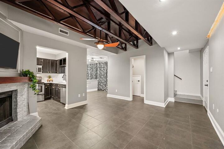 Property Photo: 1100 Brighton Drive D TX 76012