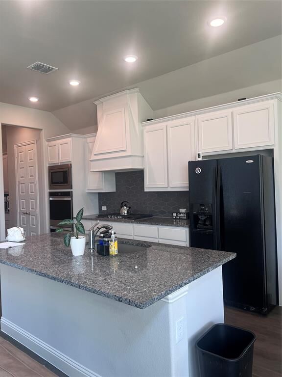 Property Photo: 2712 Dickinson Drive TX 76210