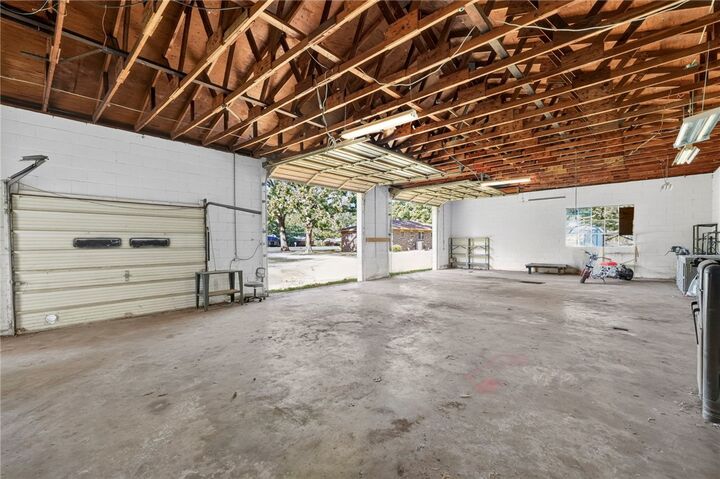 Property Photo:  1370 Elm Springs Road  AR 72762 