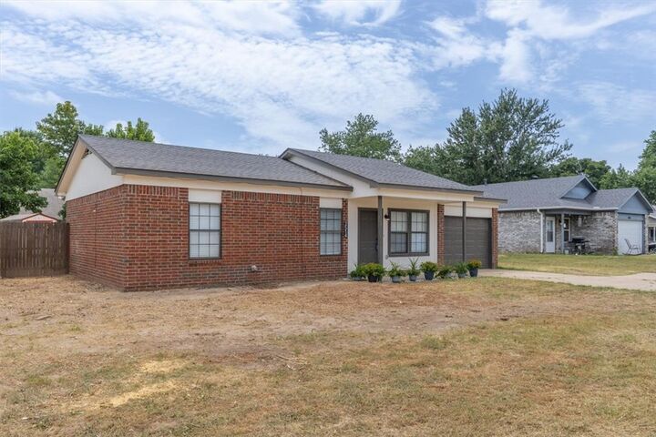 Property Photo:  3514 W Olive Street  AR 72756 