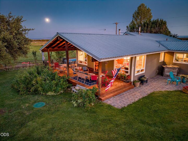 Property Photo:  14900 SW Miller Trail  OR 97753 