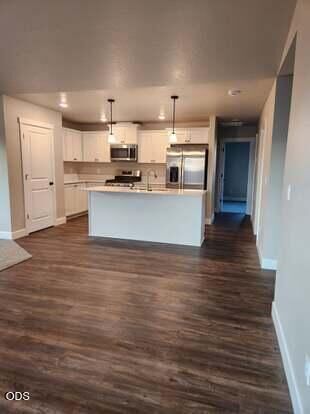 Property Photo:  339 NW Par Avenue  OR 97741 