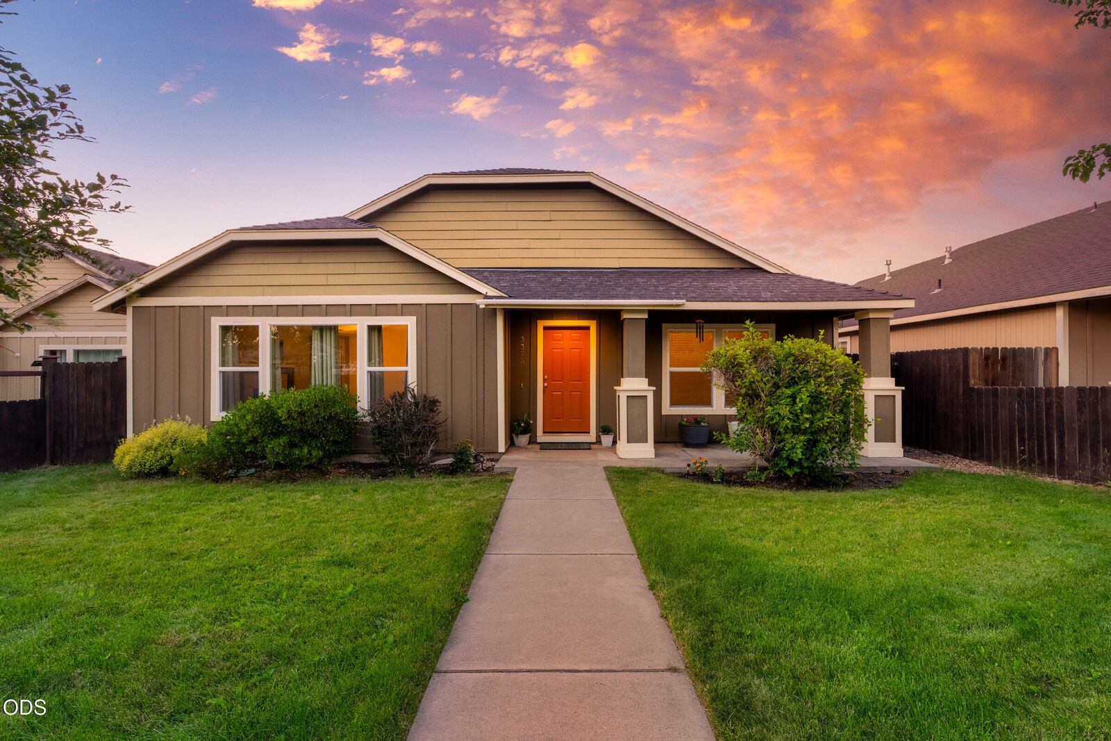Property Photo: 3375 SW Obsidian Avenue OR 97756