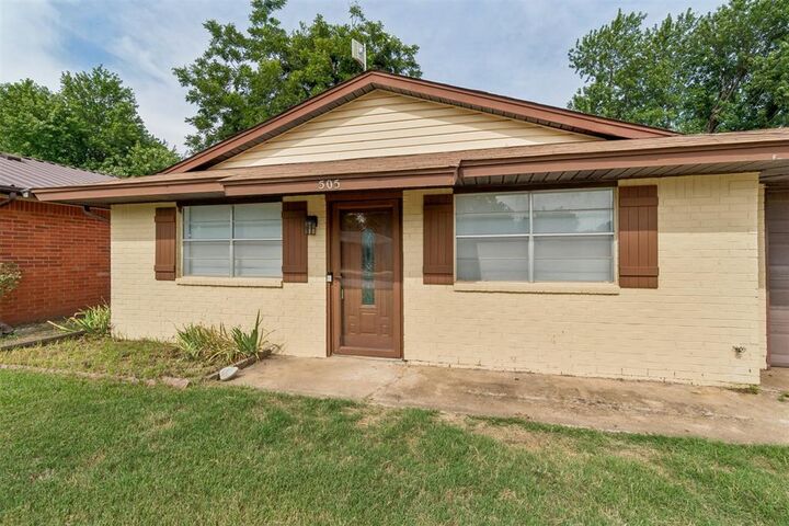 Property Photo:  505 N Buchanan Street  OK 73028 