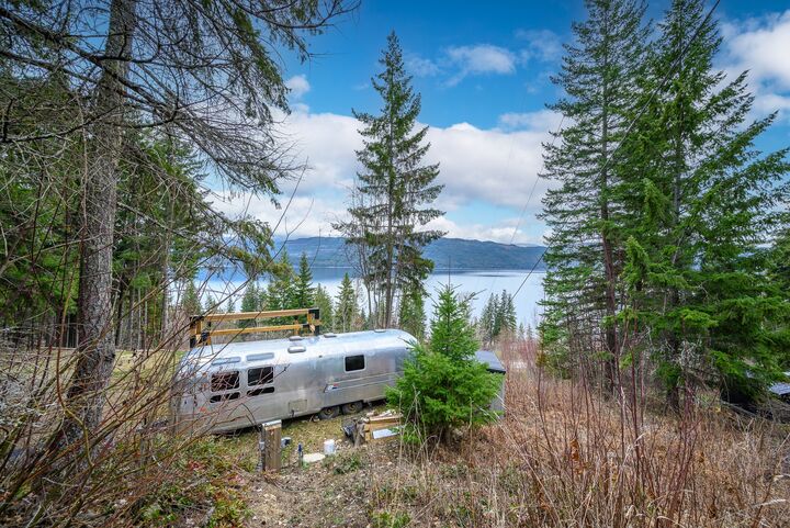 Property Photo: 6474 Deer Run Road BC V0E 1M7