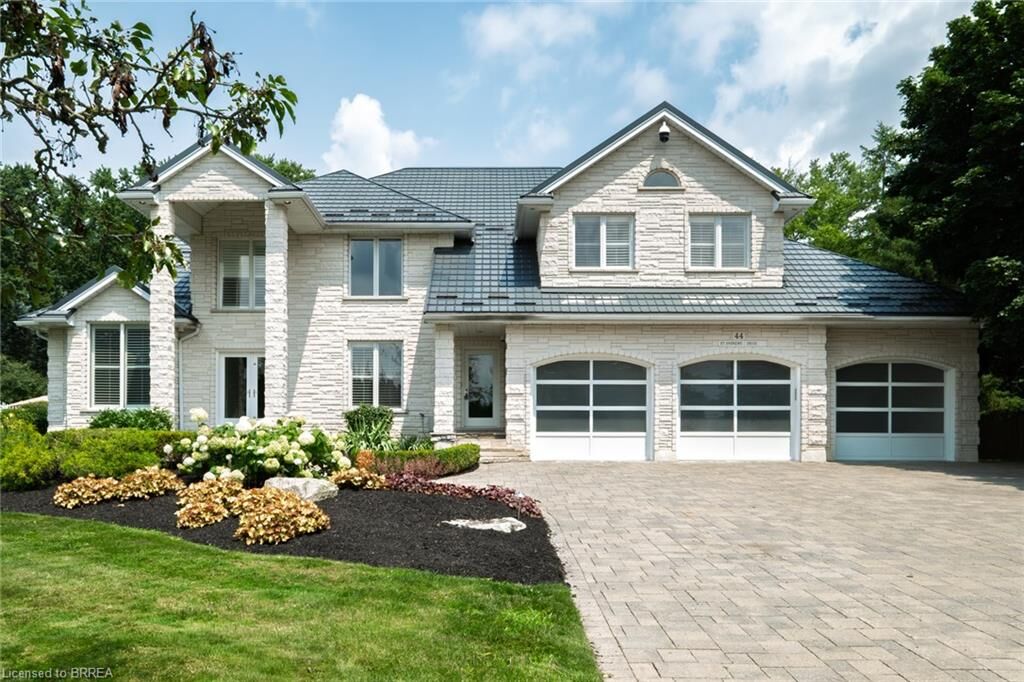 Property Photo:  44 St Andrew's Drive  ON N3T 6H3 