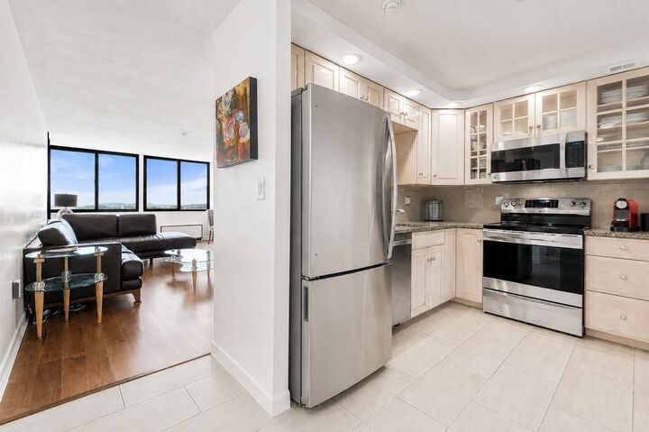 Property Photo: 77 Adams St 1206 MA 02169