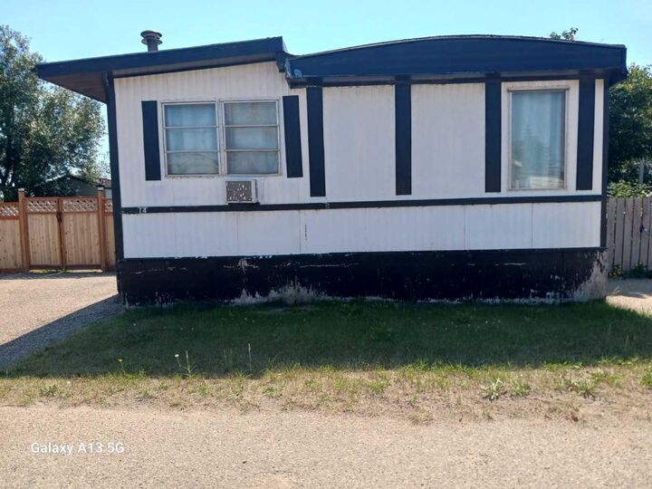 Property Photo: 85 Gasoline Alley E 14 AB T4E 1A9