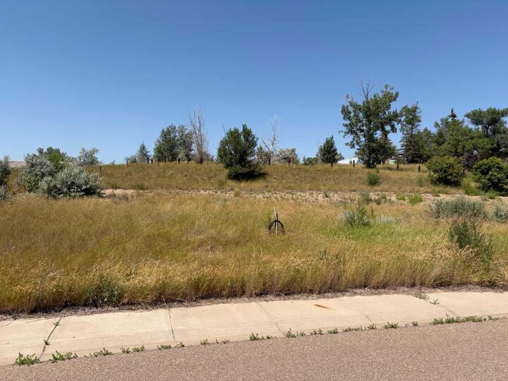 Property Photo:  16 Canyon Creek Drive SW  AB T1B 0B2 