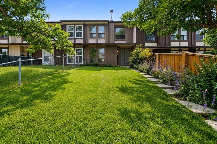 Property Photo: 122 Berkley Way NW AB T3K 1B6
