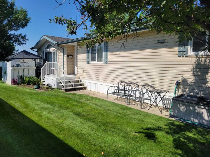 Property Photo:  1600 Strachan  SE 116  AB T1B 4M3 