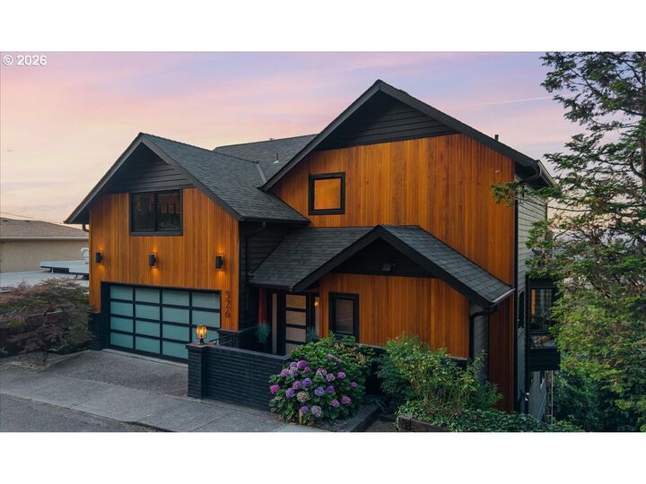 Property Photo: 526 NW Marlborough Ave OR 97210