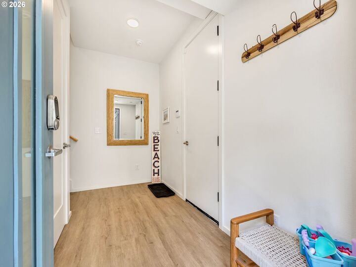 Property Photo:  321 S Prom C  OR 97138 