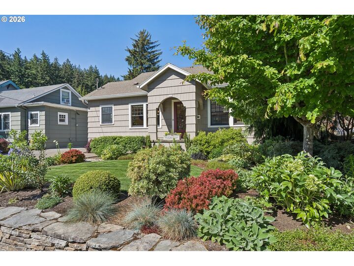 Property Photo: 905 SE 71st Ave OR 97215