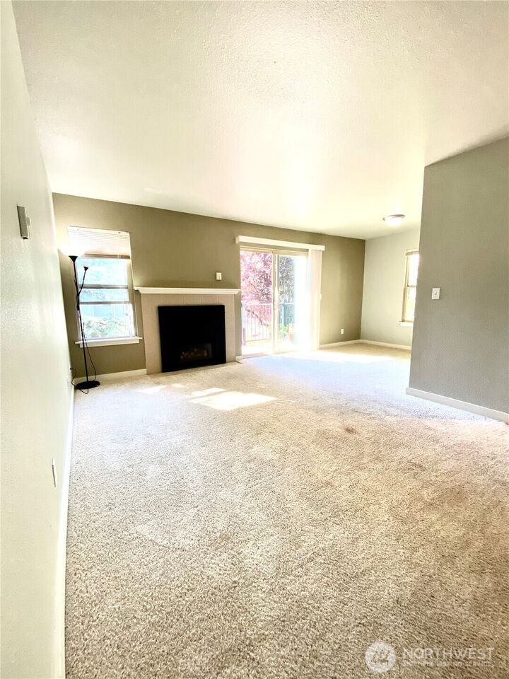 Property Photo:  9805  Avondale Rd  NE M-240  WA 98052 