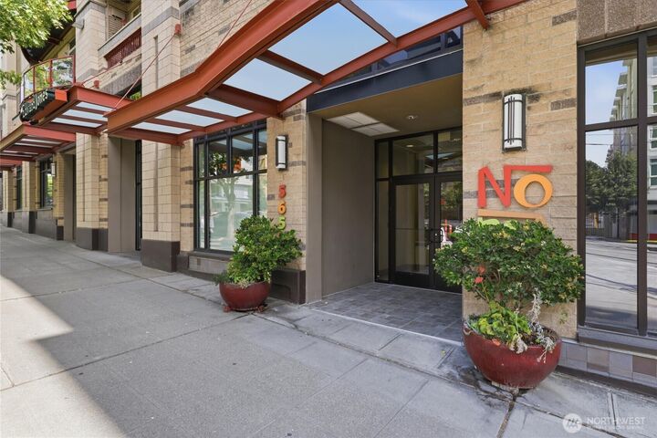 Property Photo:  5650  24th Avenue NW 403  WA 98107 