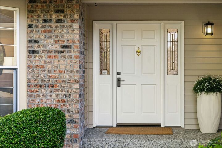 Property Photo: 14905 NE 73rd Court WA 98052