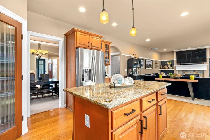 Property Photo:  23889  Fairfax Street  WA 98010 