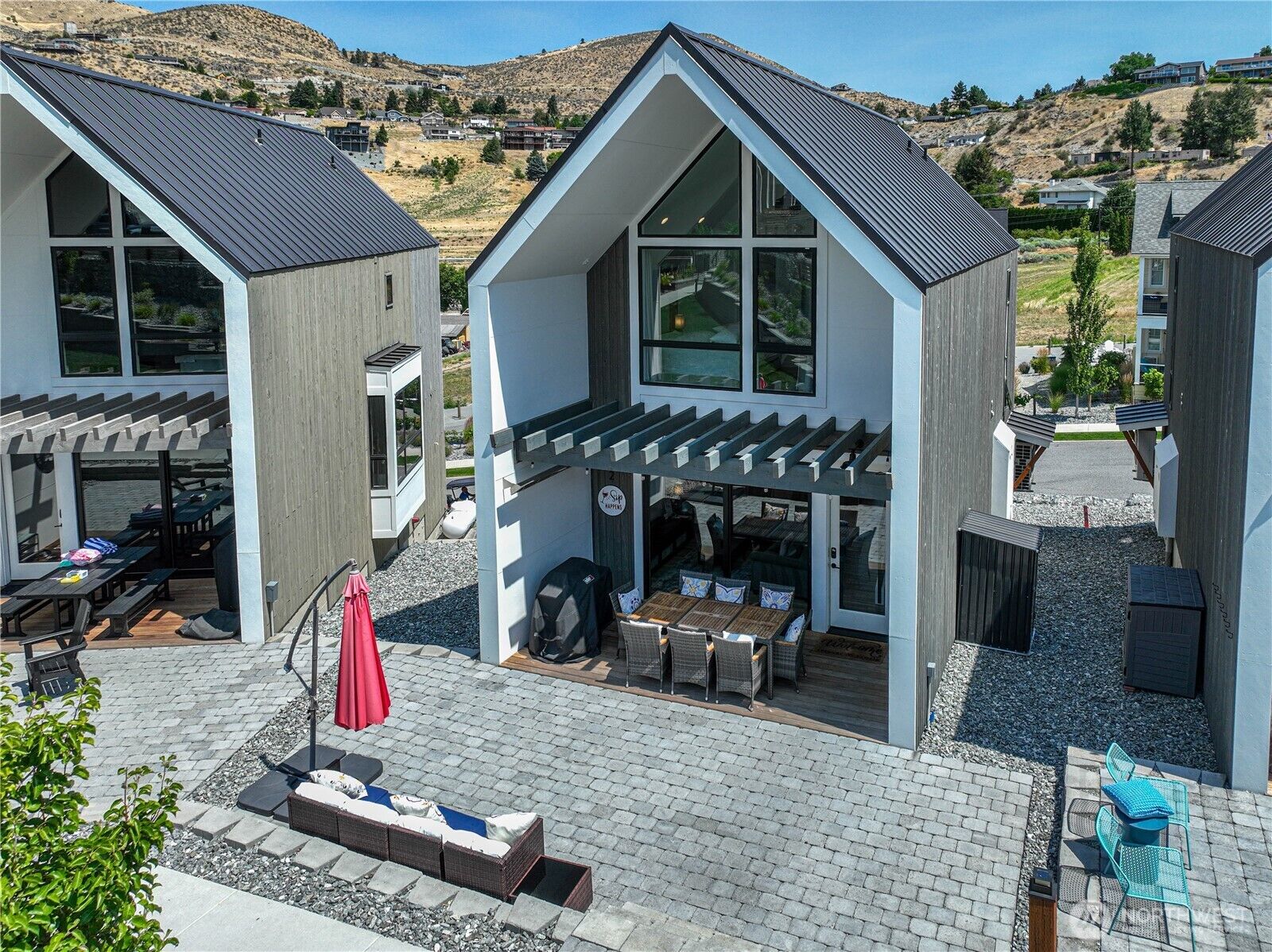 Property Photo: 1402 Cottage Lane WA 98816