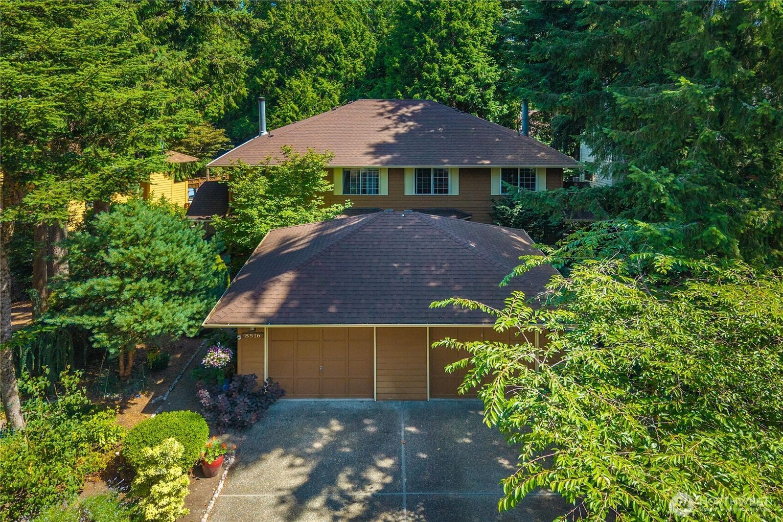 Property Photo:  8512  137th Avenue NE  WA 98052 