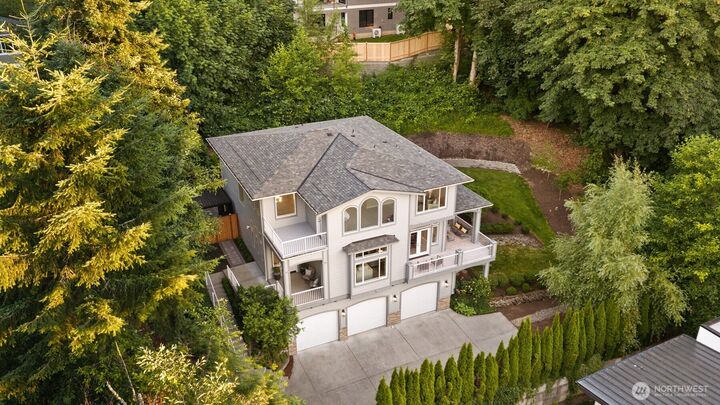 Property Photo: 16125 SE 44th Way WA 98006