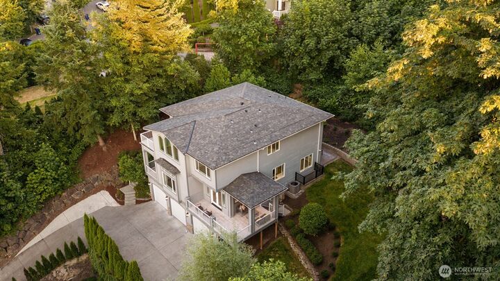 Property Photo:  16125 SE 44th Way  WA 98006 