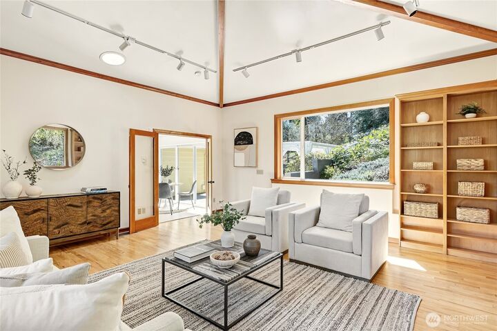 Property Photo:  2209 NE 177th Street  WA 98155 