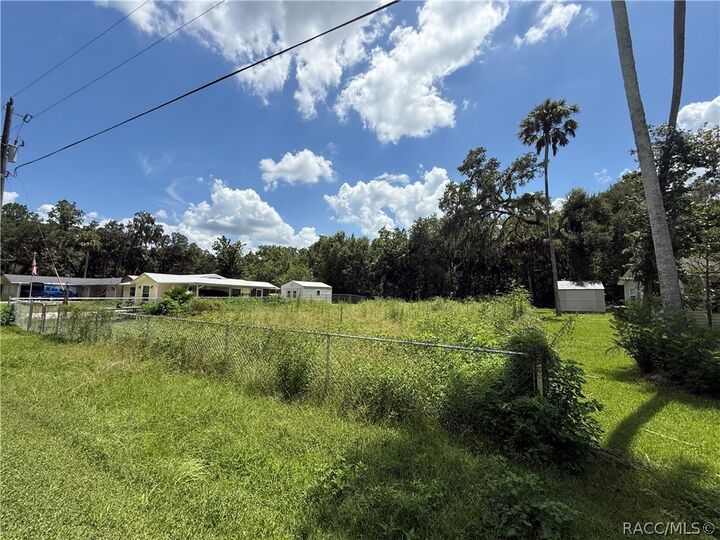 Property Photo:  154 N Robin Hood Road  FL 34450 