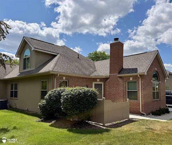 Property Photo:  662 Perry Creek Drive  MI 48439 