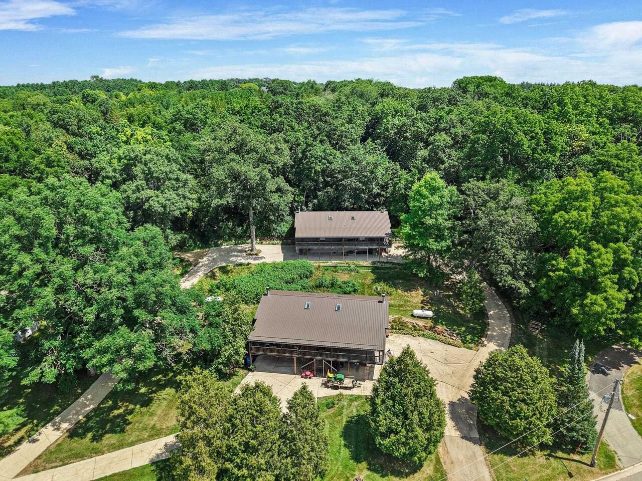 Property Photo: 1650-1652 Washington Street WI 53593