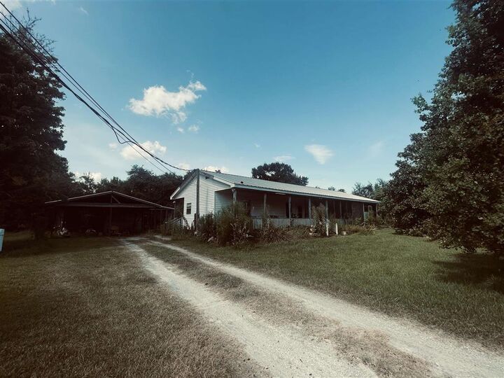 Property Photo:  1610 Stout Lane  LA  