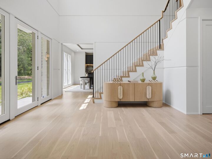 Property Photo: 5 Baldwin Place CT 06880