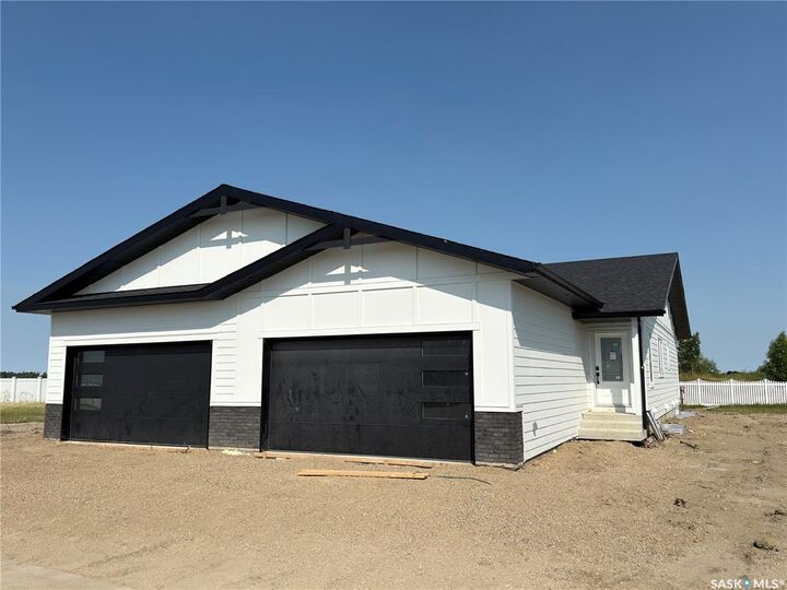 Property Photo:  858 Delaet Bay  SK S0K 4S0 