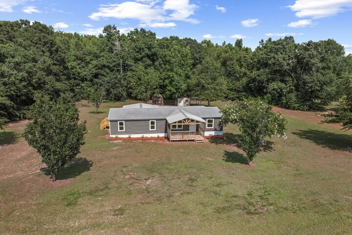 Property Photo: 6335 Cottonwood Rd AL 36301